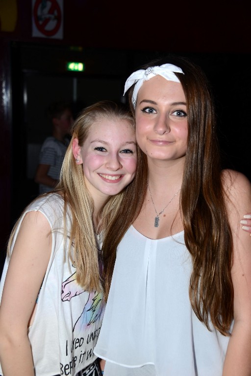 ../Images/Jeugddisco White Edition 277.jpg
